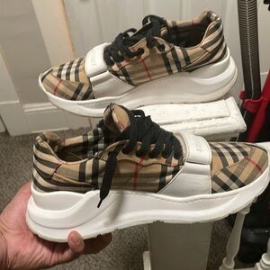 Burberry sneakers